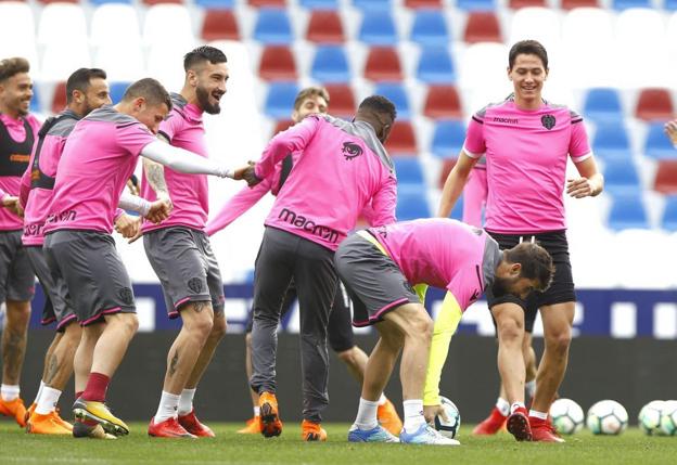 Coke baraja ofertas de otros clubes y Lukic quiere quedarse en el